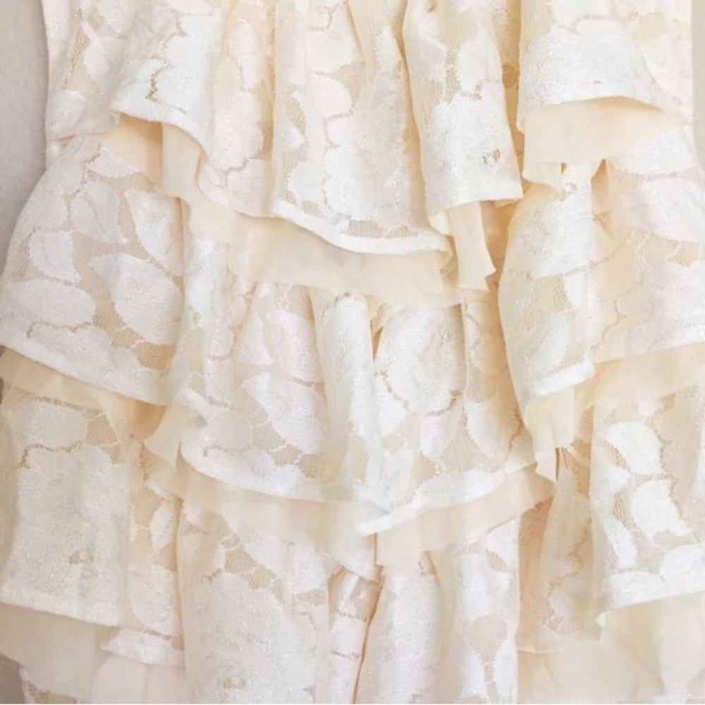 Ivory Ruffled Lace Blouse - Picture 2 of 4